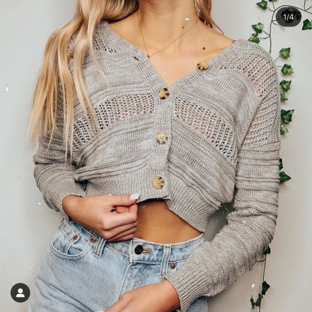 SOLD ON insta @laluna.thread